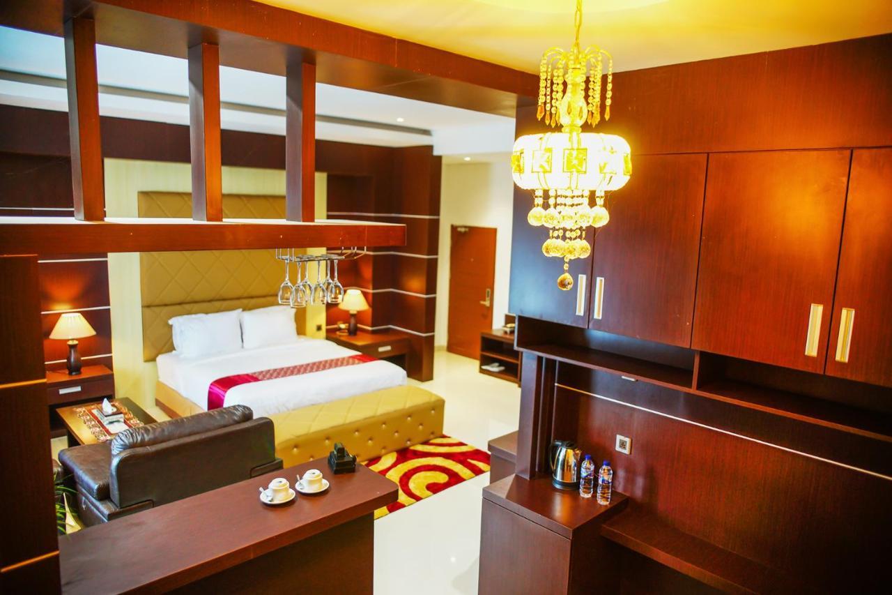 Singapore City Hotel Batu Bara Sungaibalai Εξωτερικό φωτογραφία