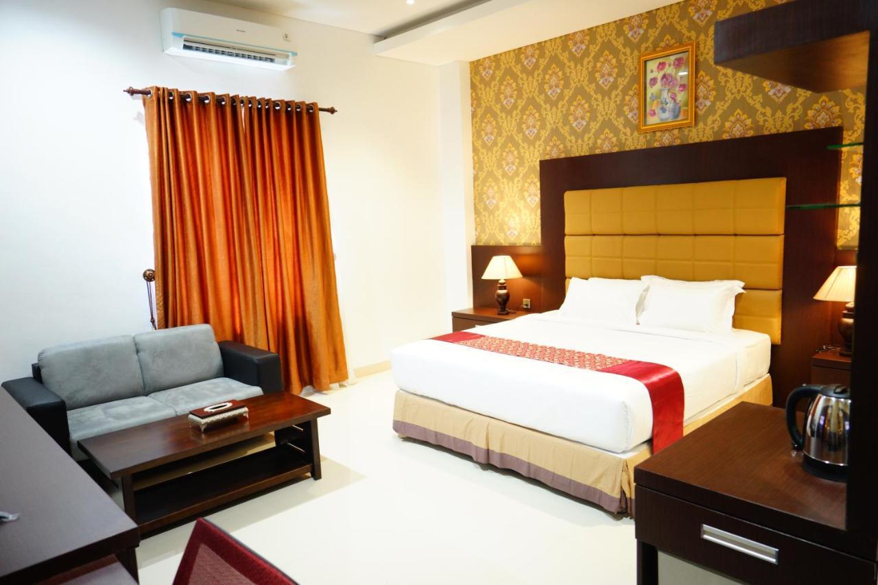 Singapore City Hotel Batu Bara Sungaibalai Εξωτερικό φωτογραφία